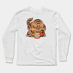 japanese cat eating ramen Long Sleeve T-Shirt